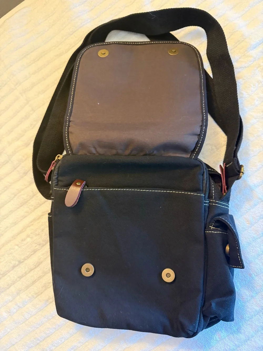Unisex Black Crossbody Shoulder Bag - Classic Casual Carry